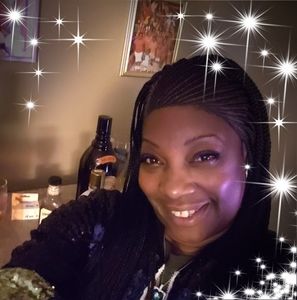 Meet your Posher, Adrienne